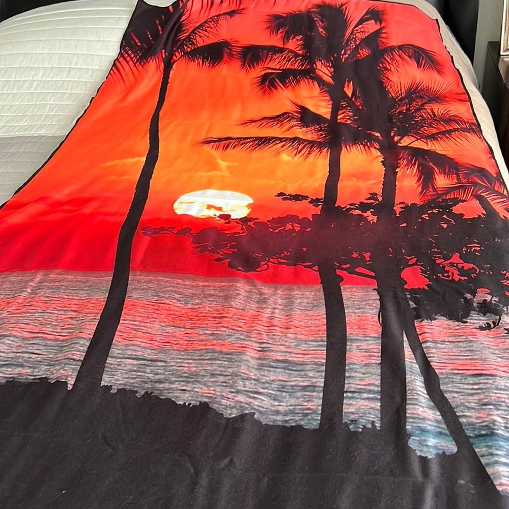 8-NWT ( WHITLEY Willows)MICROFIBER (SUNSET) beach towel size35”X70”